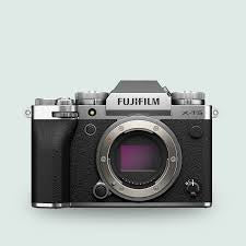 FUJIfilm X-T5 WITH LENS 18-55MM used