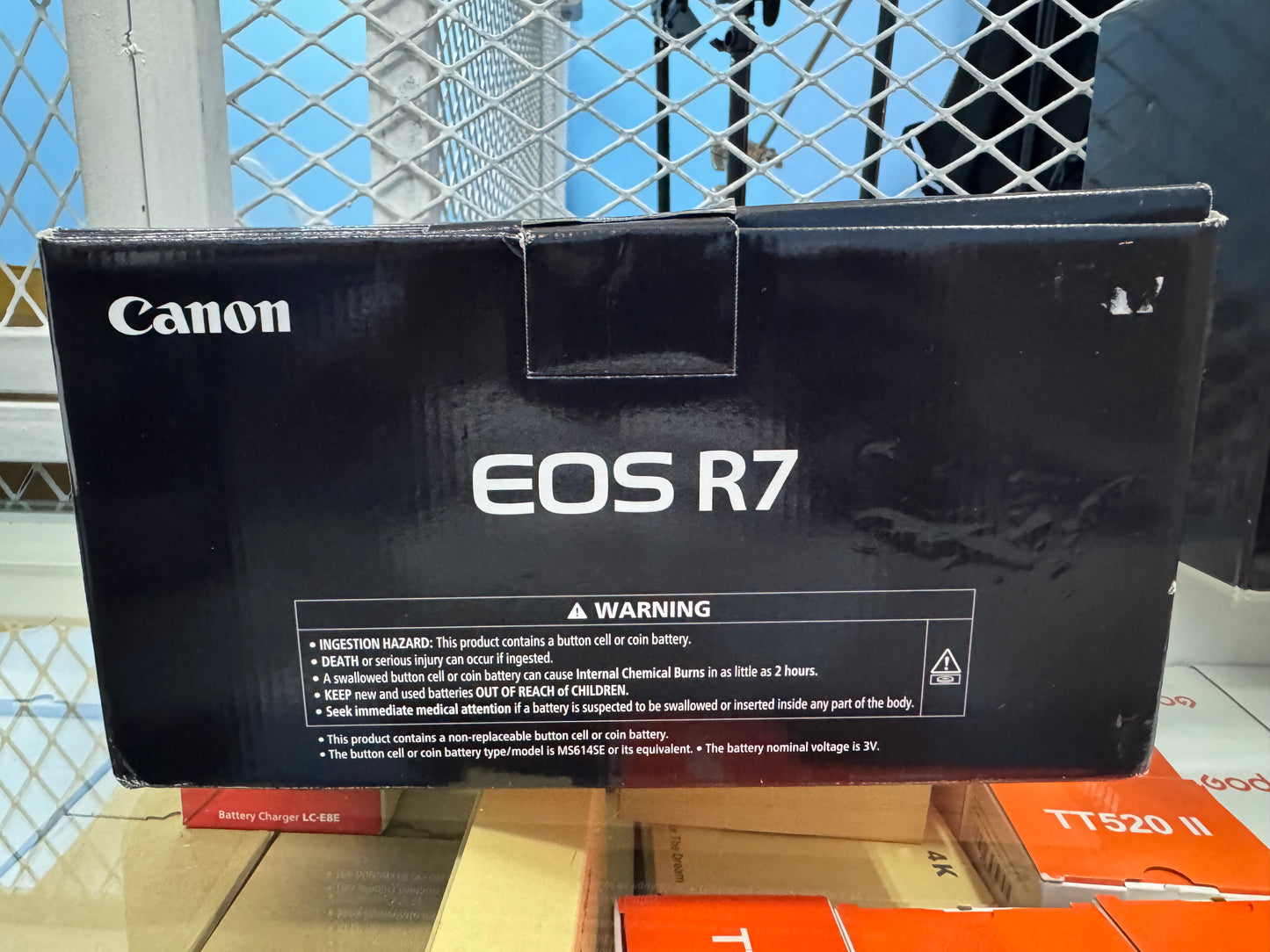 Canon EOS R7 Mirrorless Camera (Body)