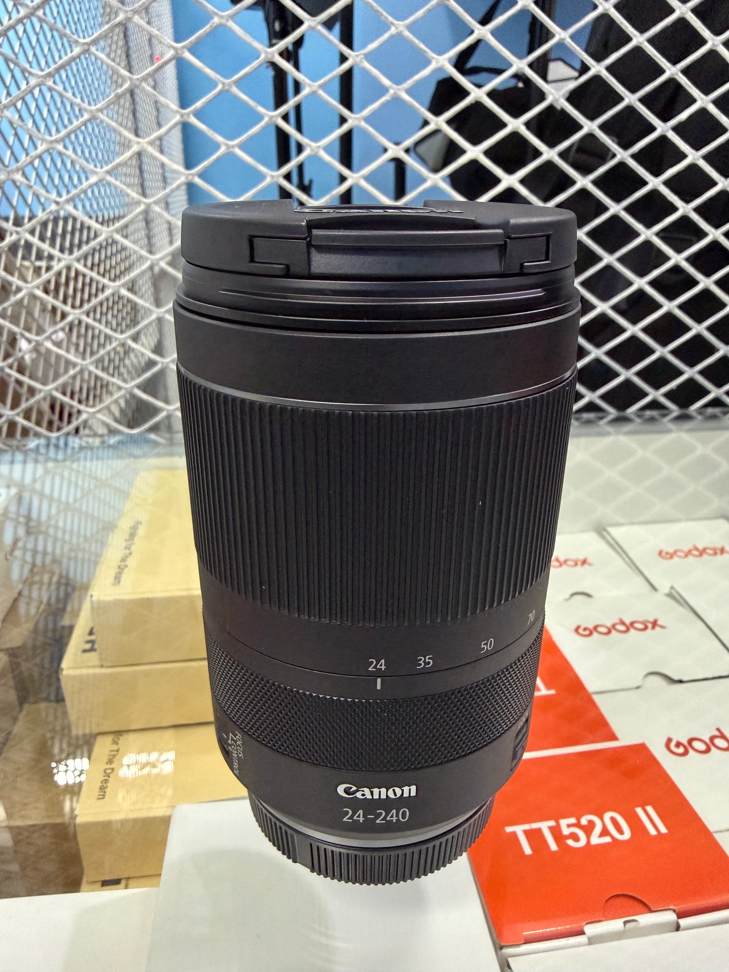 Canon RF 24-240mm F4-6.3 IS USM Mirrorless Camera Lens pre-owned