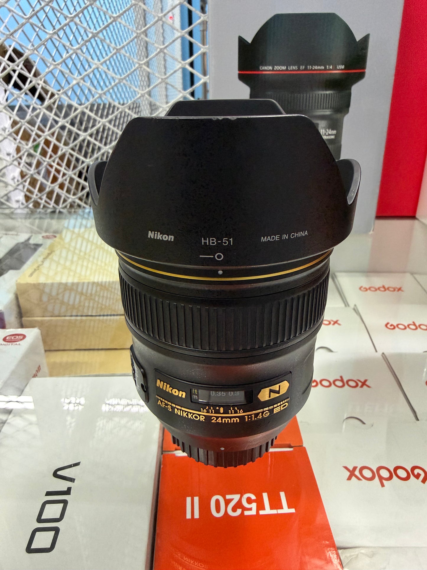 Nikon AF-S NIKKOR 24mm f/1.4G ED Lens pre-owned