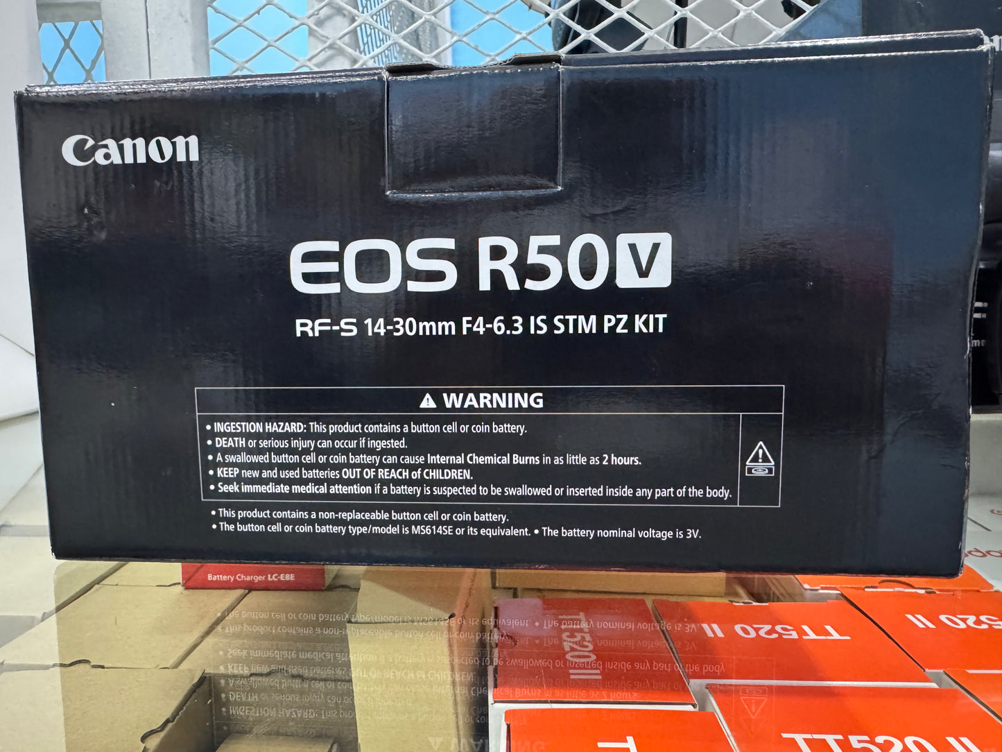 Canon EOS R50V Mirrorless Camera + RF-S 18-45mm Lens Travel Kit