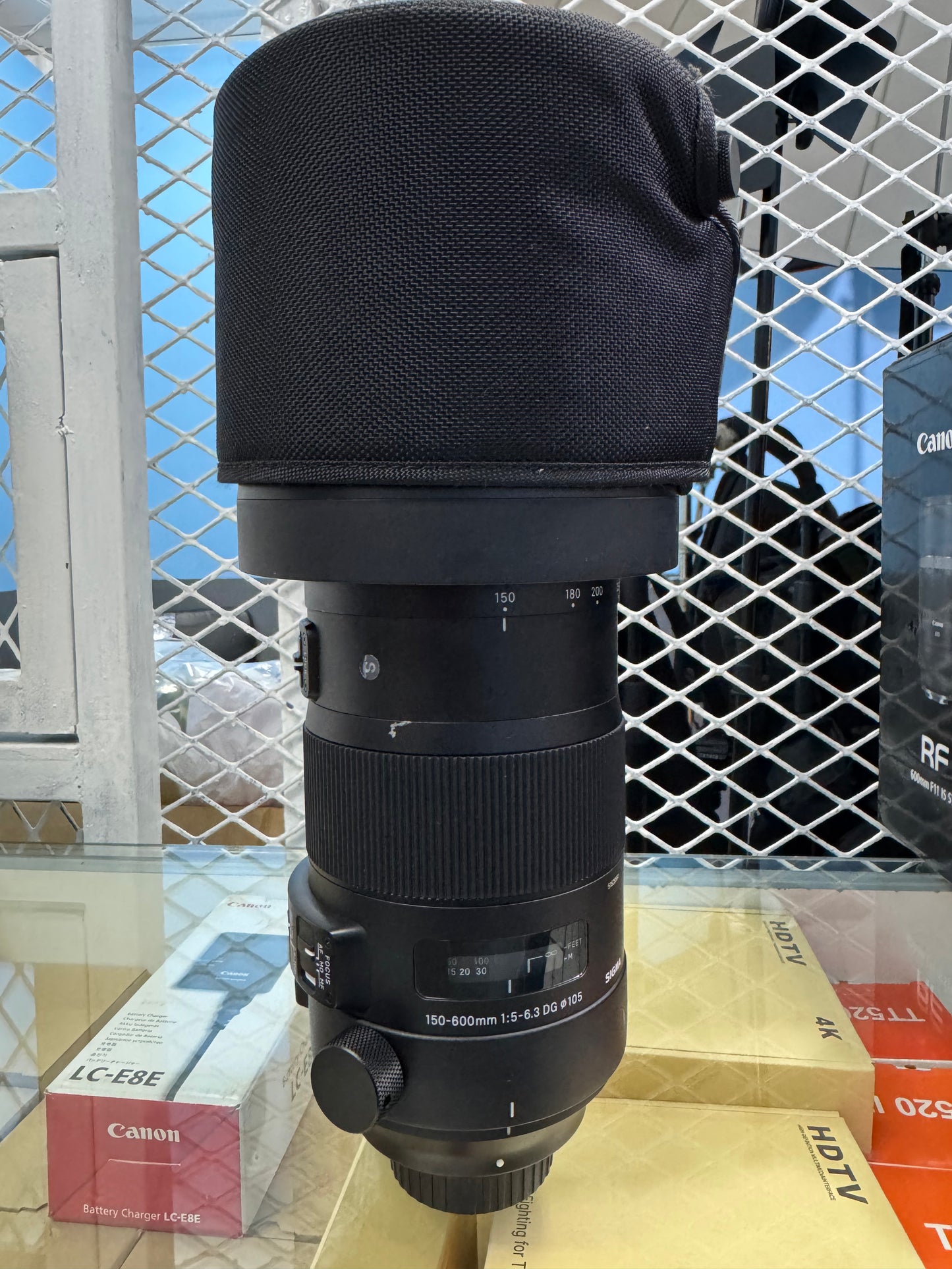 Sigma 150-600mm f/5-6.3 DG OS HSM Sports Lens for Nikon F - Black pre-owned